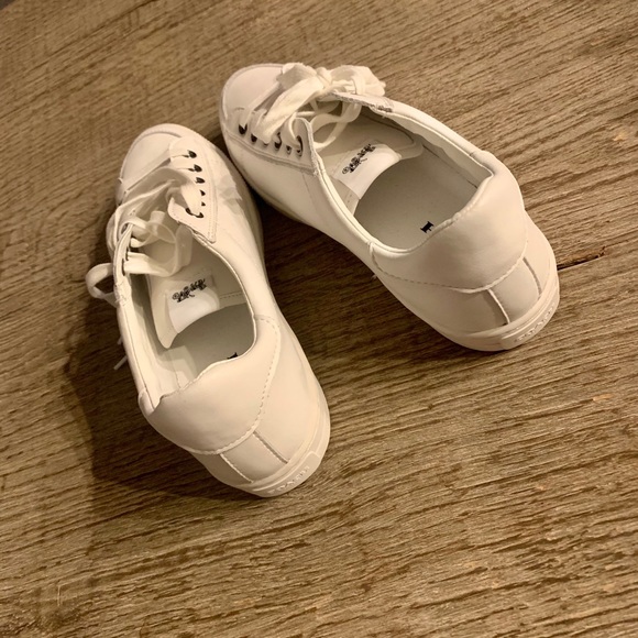 Coach Porter Leather Sneakers. - Picture 8 of 11